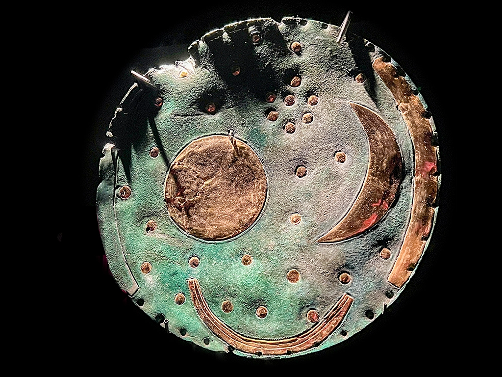 The Nebra Sky Disc: A Bronze Age Calendar - The Nebra Sky Disc